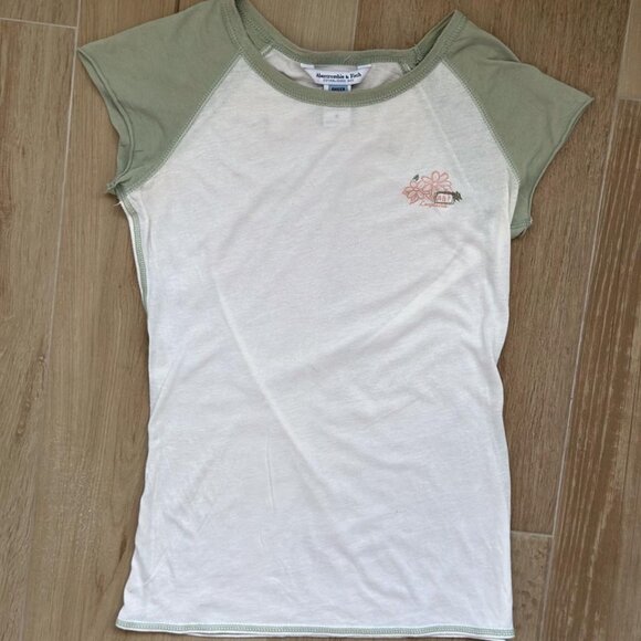 Vintage Y2K Abercrombie & Fitch Hibiscus Flower Graphic Baby Tee in Semi Sheer F - Picture 6 of 8